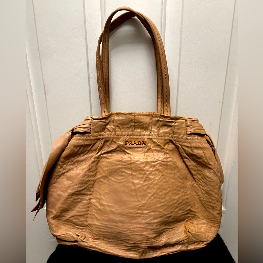 PRADA BEIGE LEATHER TOTE W/ BOW DETAIL